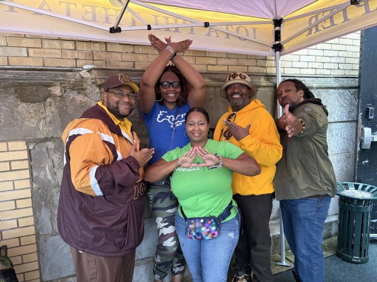 Photo 34 from Leo High School Community Service – Eta Omega Alumni Chapter