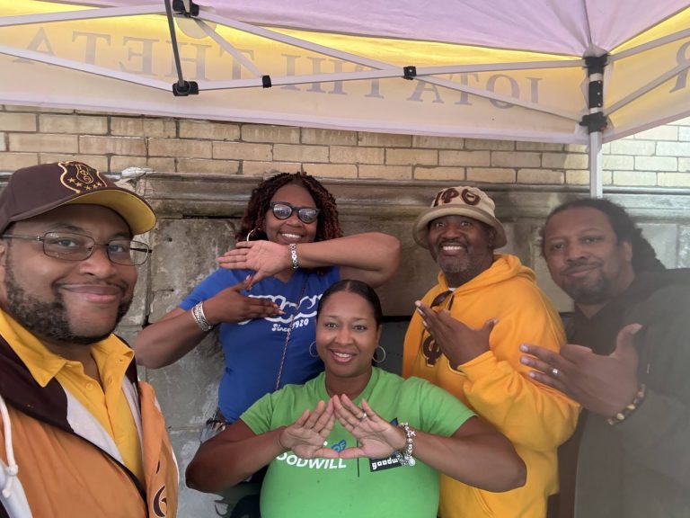 Photo 37 from Leo High School Community Service – Eta Omega Alumni Chapter